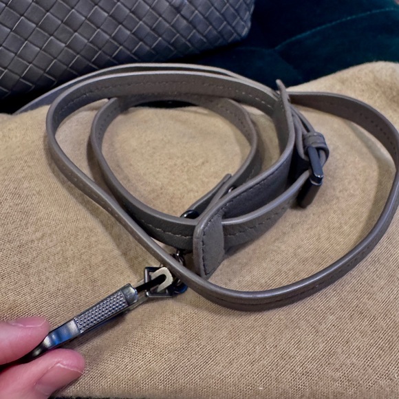 BV Style Gray Woven Real Leather Bag - Picture 5 of 5